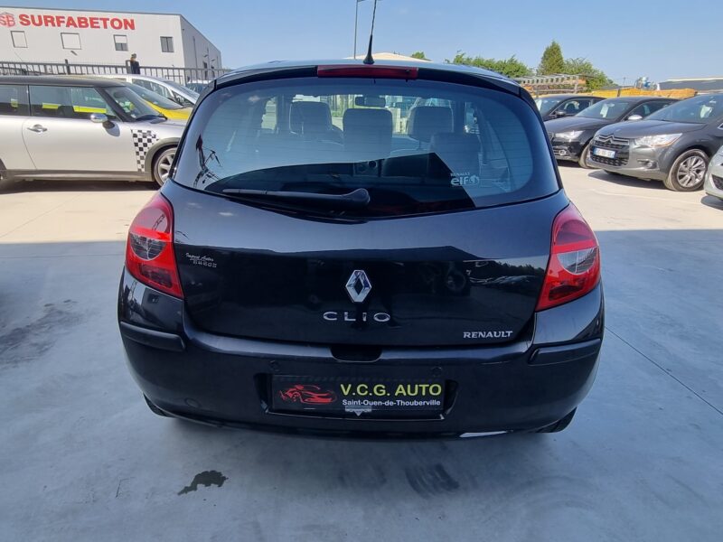 RENAULT CLIO III 1.5 dCi 105 Initiale