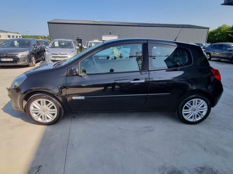 RENAULT CLIO III 1.5 dCi 105 Initiale