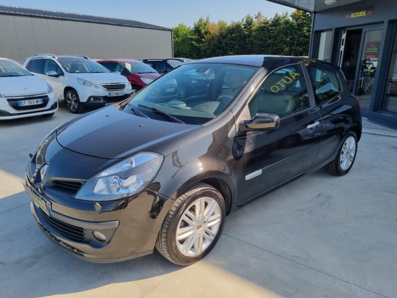 RENAULT CLIO III 1.5 dCi 105 Initiale