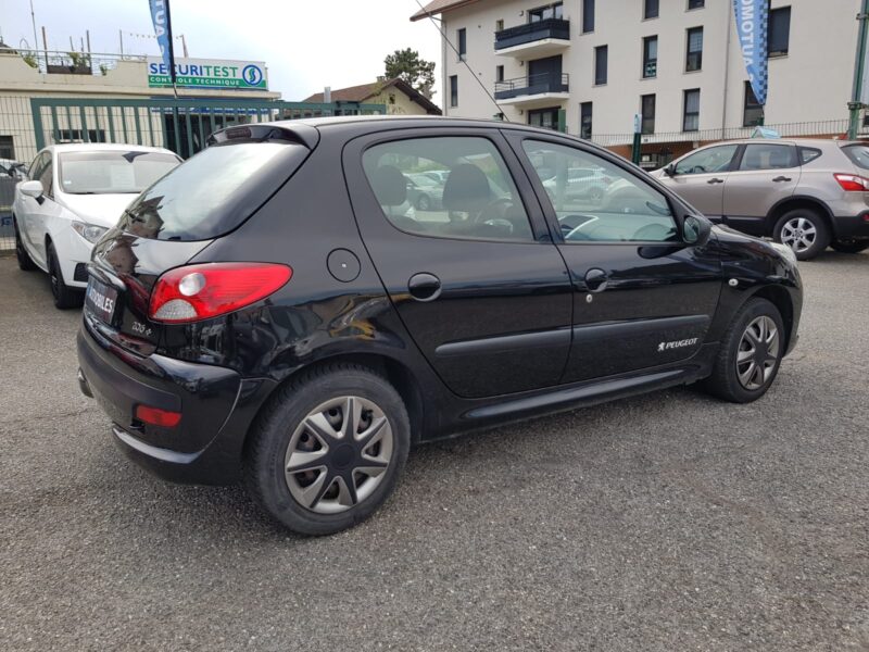 PEUGEOT 206+ 1.1i 60CV TRENDY