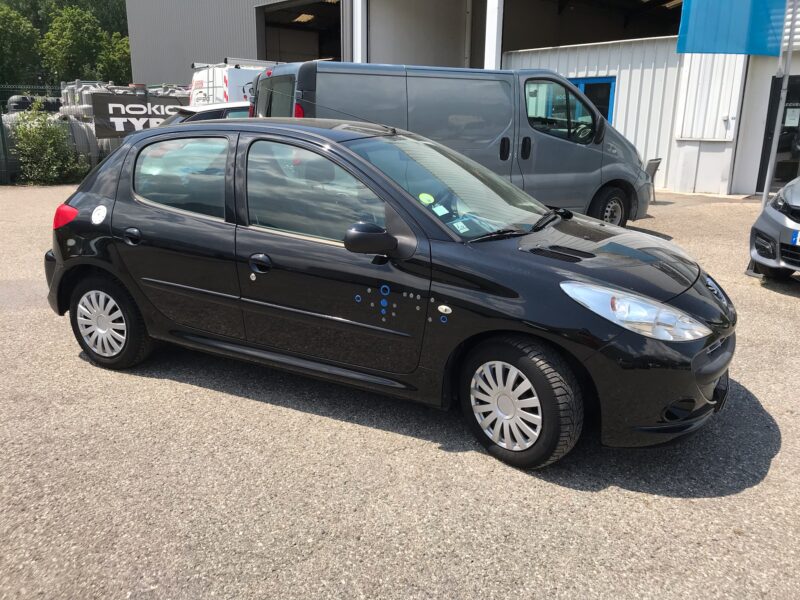 PEUGEOT 206 + *ÉDITION SPÉCIALE* 1.4 hdi FAP Blue lion 68cv - GARANTIE 6 MOIS