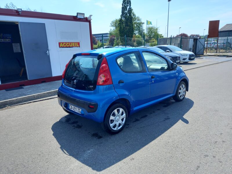 PEUGEOT 107 2009