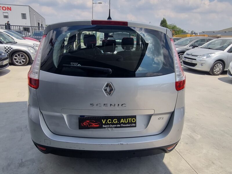 RENAULT SCÉNIC III 1.9 dCi 130 DYNAMIQUE