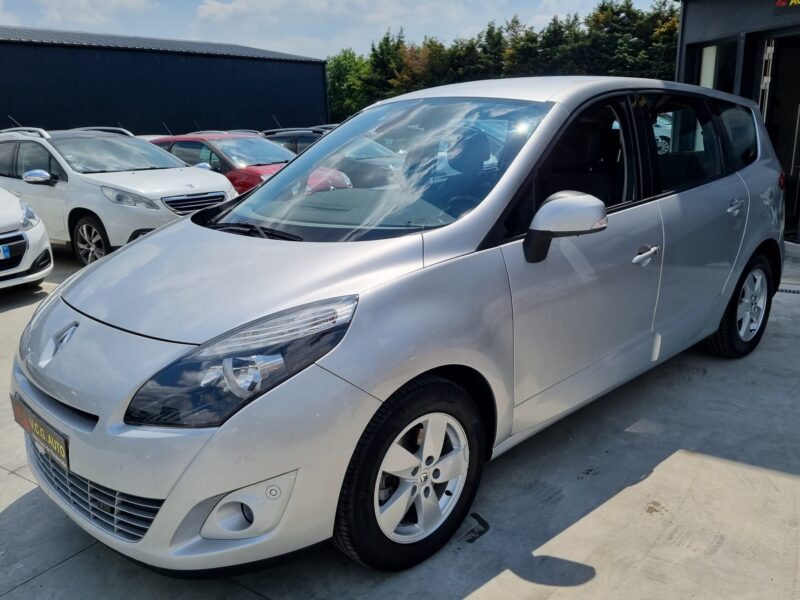 RENAULT SCÉNIC III 1.9 dCi 130 DYNAMIQUE