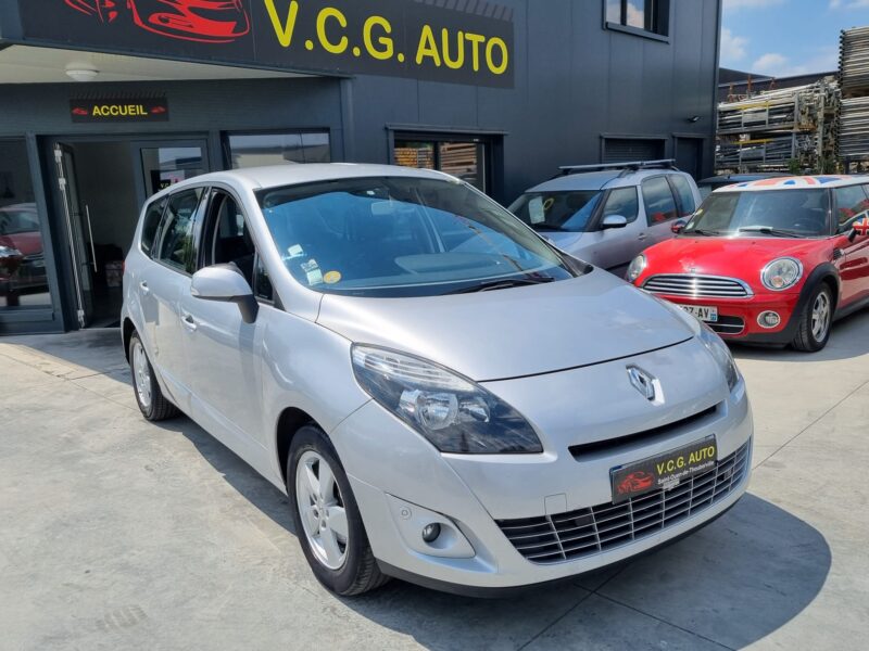 RENAULT SCÉNIC III 1.9 dCi 130 DYNAMIQUE