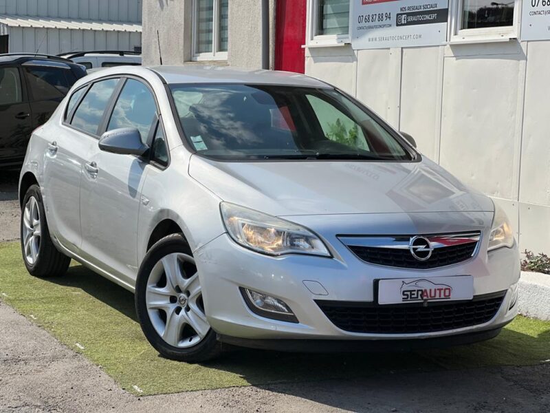 OPEL ASTRA J 2011