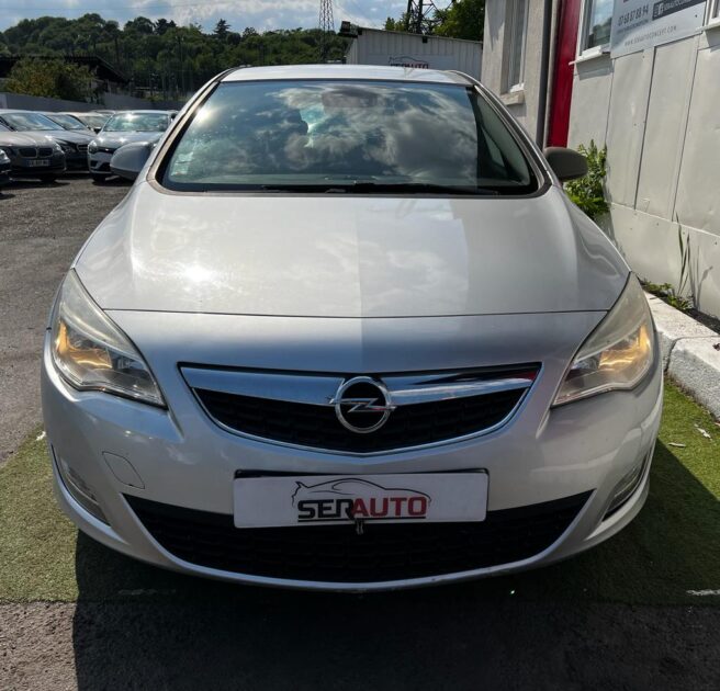 OPEL ASTRA J 2011