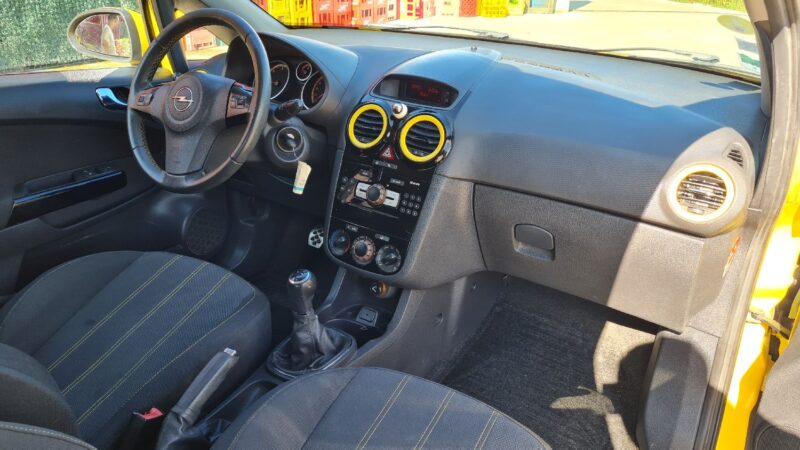 OPEL CORSA D 2012