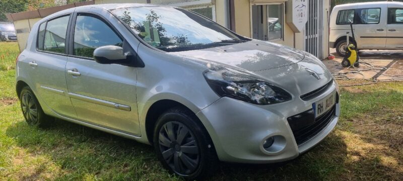 RENAULT CLIO III 2012 TOMTOM