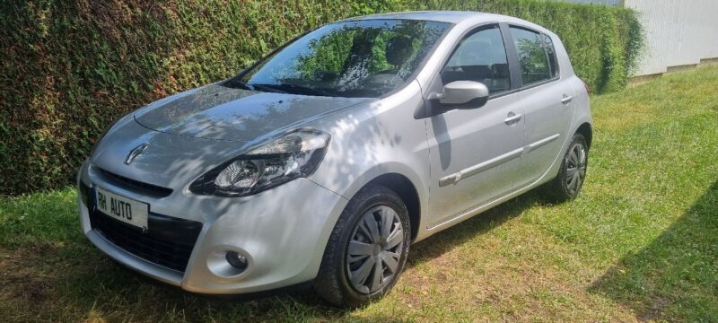 RENAULT CLIO III 2012 TOMTOM