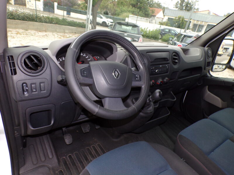 RENAULT MASTER III Camionnette 2013