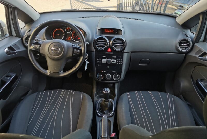 OPEL CORSA D 2010