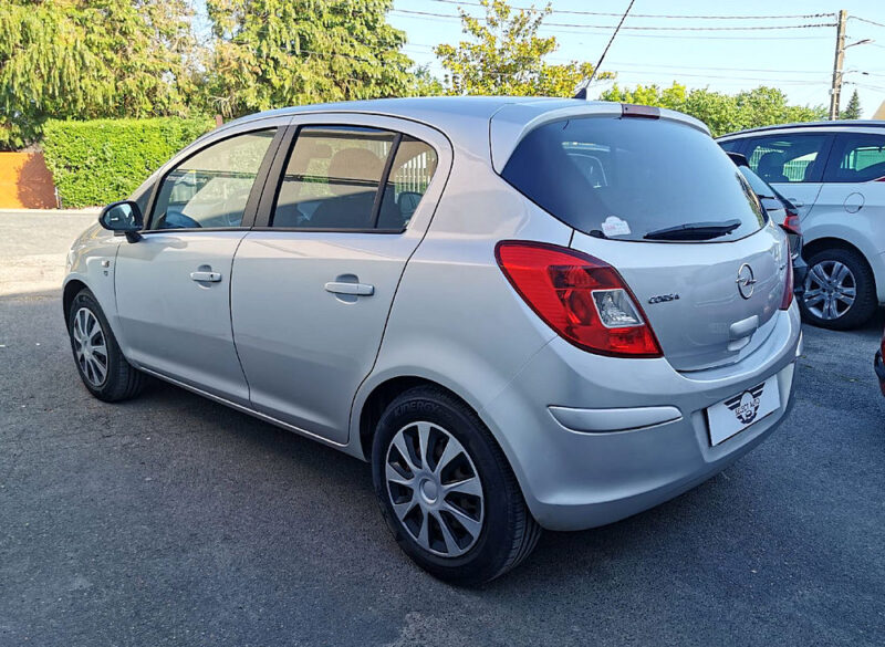 OPEL CORSA D 2010