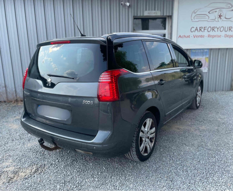 PEUGEOT 5008 2013