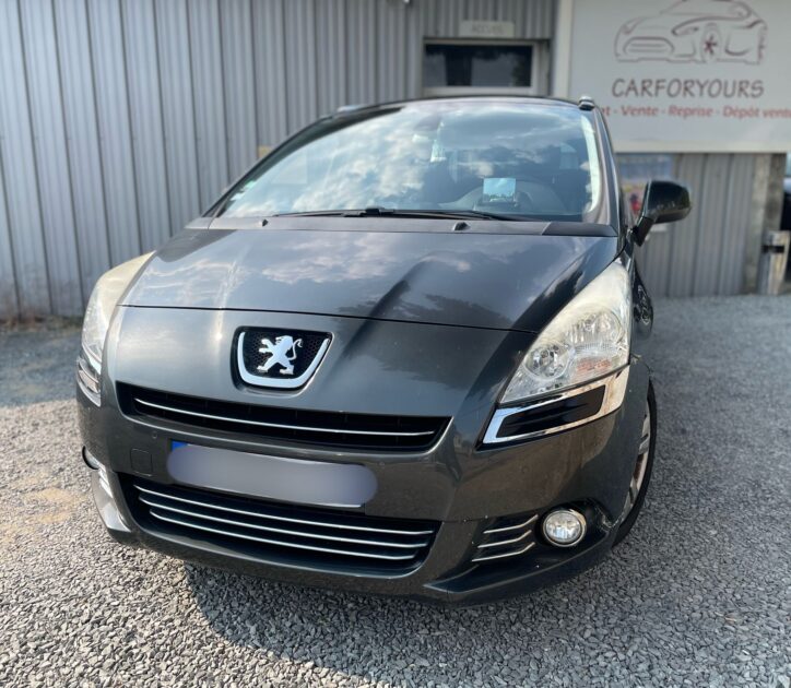 PEUGEOT 5008 2013