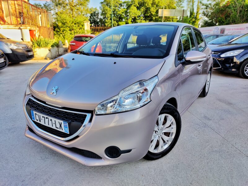 PEUGEOT 208 2013