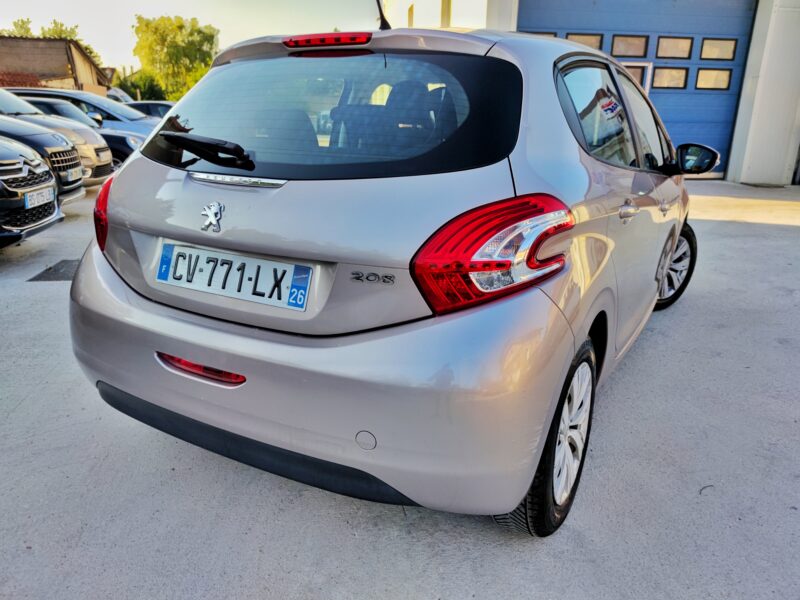 PEUGEOT 208 2013