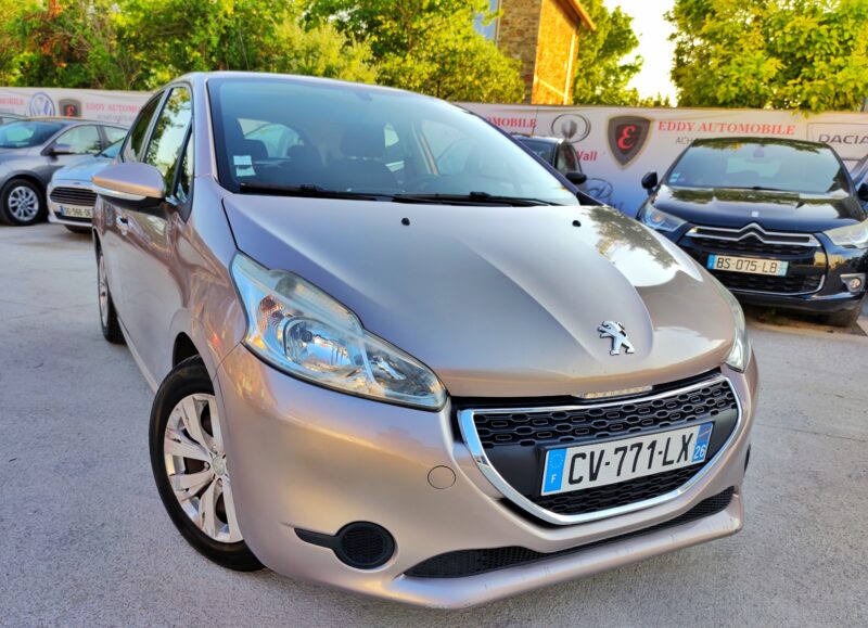 PEUGEOT 208 2013