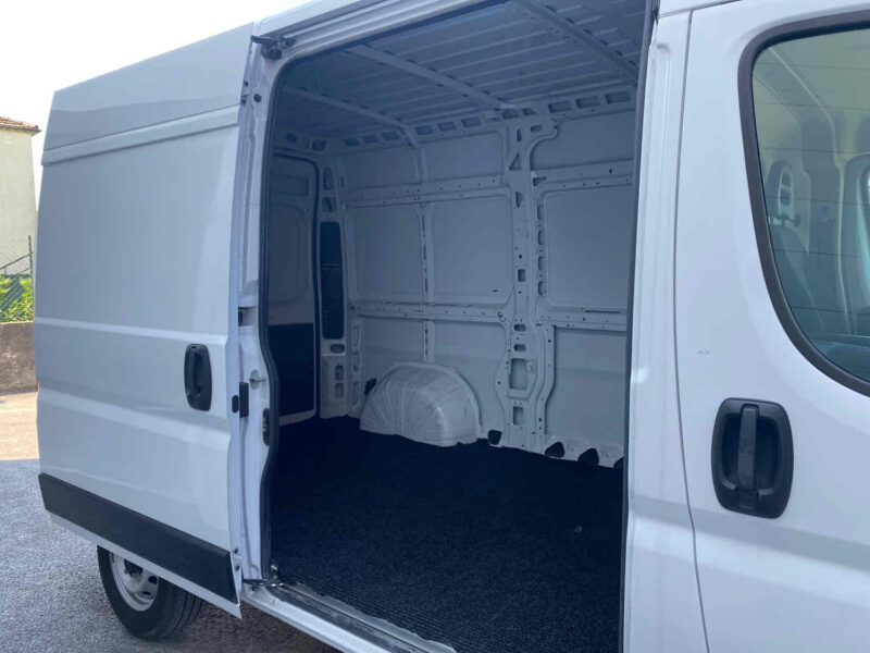 FIAT DUCATO Camionnette 140 Multijet 2,3 D 140cv 2021