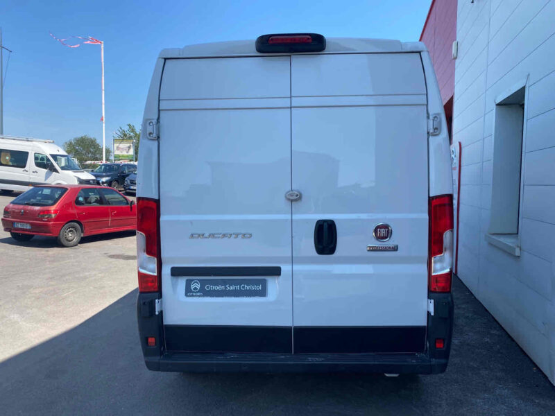 FIAT DUCATO Camionnette 140 Multijet 2,3 D 140cv 2021