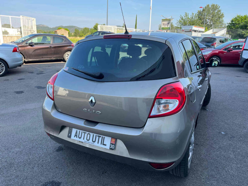 RENAULT CLIO III 1.2 101 CH  2009