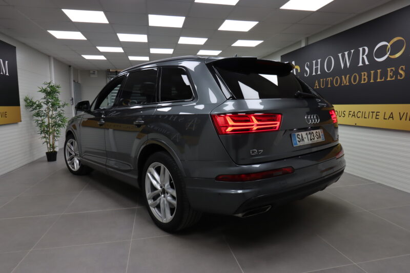 AUDI Q7 2017