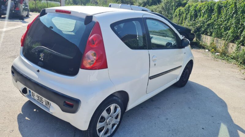 PEUGEOT 107 2009