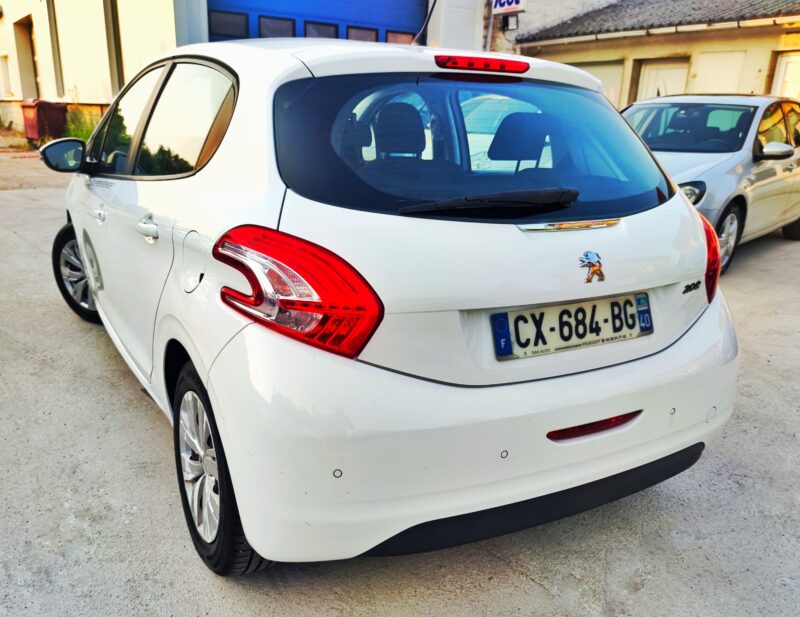 PEUGEOT 208 I 2013