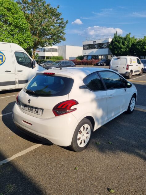 PEUGEOT 208 I 2015