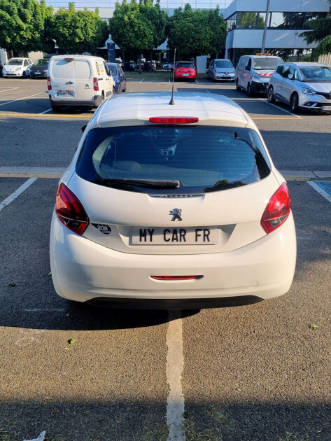 PEUGEOT 208 I 2015