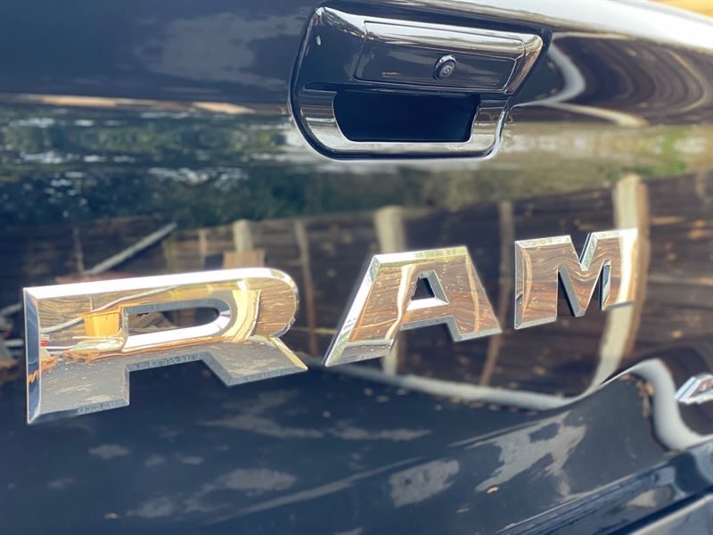 DODGE RAM 1500 LARAMIE SPORT 5.7 V8 401CV