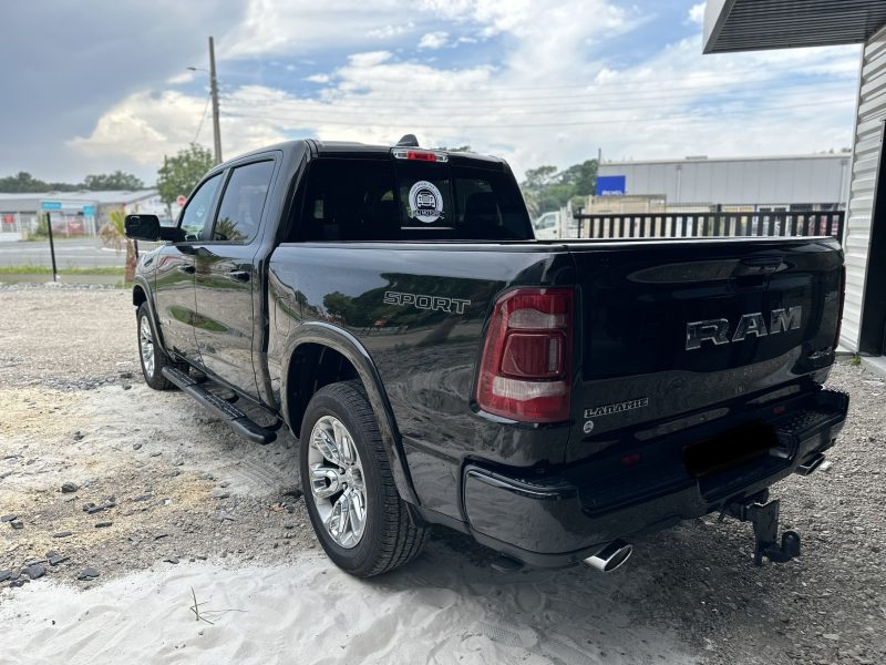 DODGE RAM 1500 LARAMIE SPORT 5.7 V8 401CV