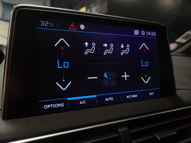 PEUGEOT 3008 1.6 THP 165cv GT LINE TOIT OUVRANT / APPLE CARPLAY / ECLAIRAGE D'AMBIANCE