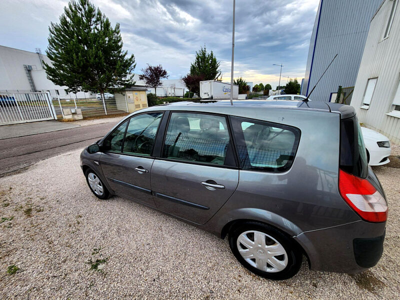 RENAULT GRAND SCÉNIC II 2004