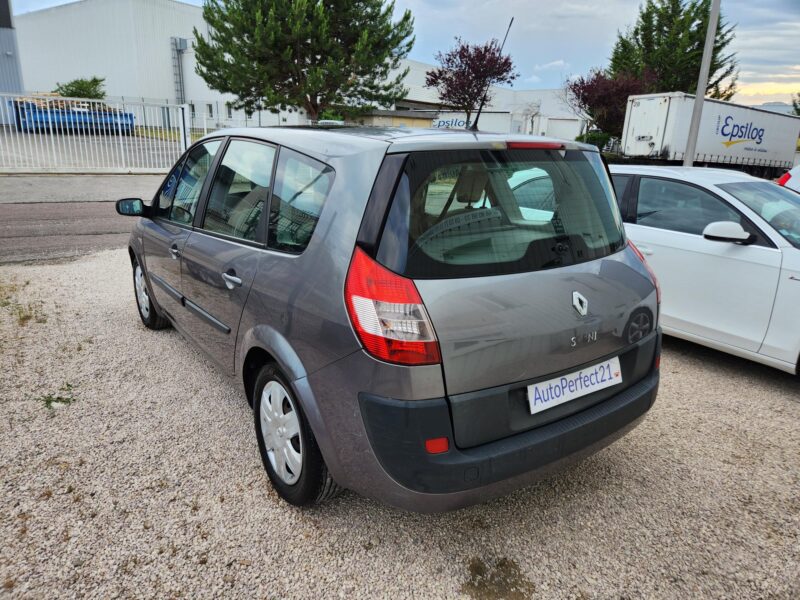 RENAULT GRAND SCÉNIC II 2004