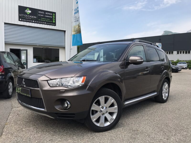 OUTLANDER II - 2.2 DI-D 16V 4WD 156cv 7 PLACES INSTYLE BVA - GARANTIE 6 MOIS