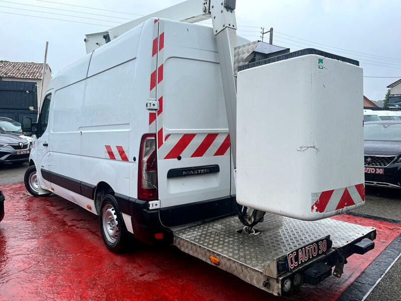 RENAULT MASTER III NACELLE  2011