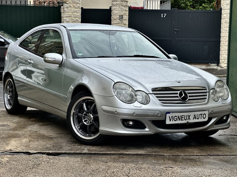 MERCEDES-BENZ  C-Klasse C230 BOITE AUTO PAYEZ EN 4X