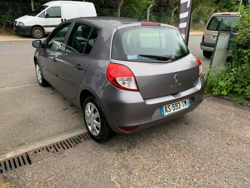 RENAULT CLIO III 1.5DCI 70CV 