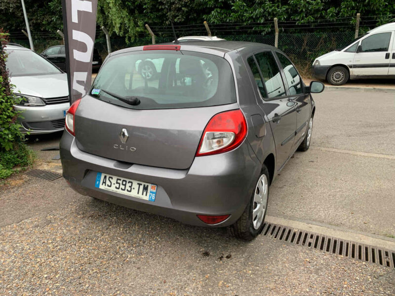 RENAULT CLIO III 1.5DCI 70CV 