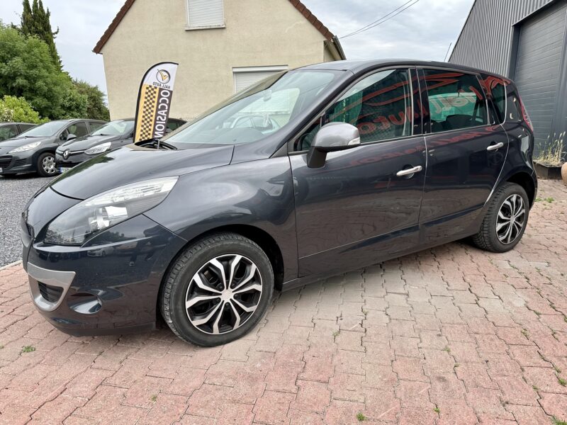 RENAULT SCÉNIC III 2011