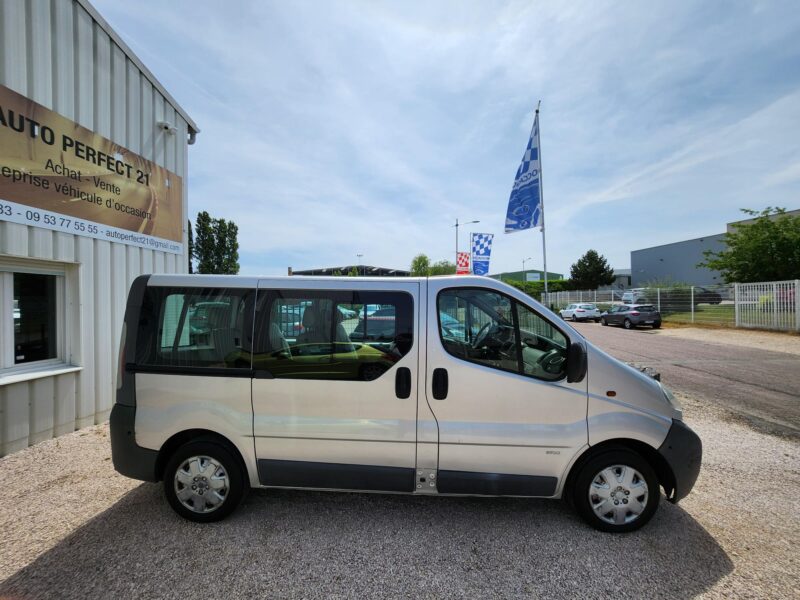 OPEL VIVARO A Autobus/Autocar 2003