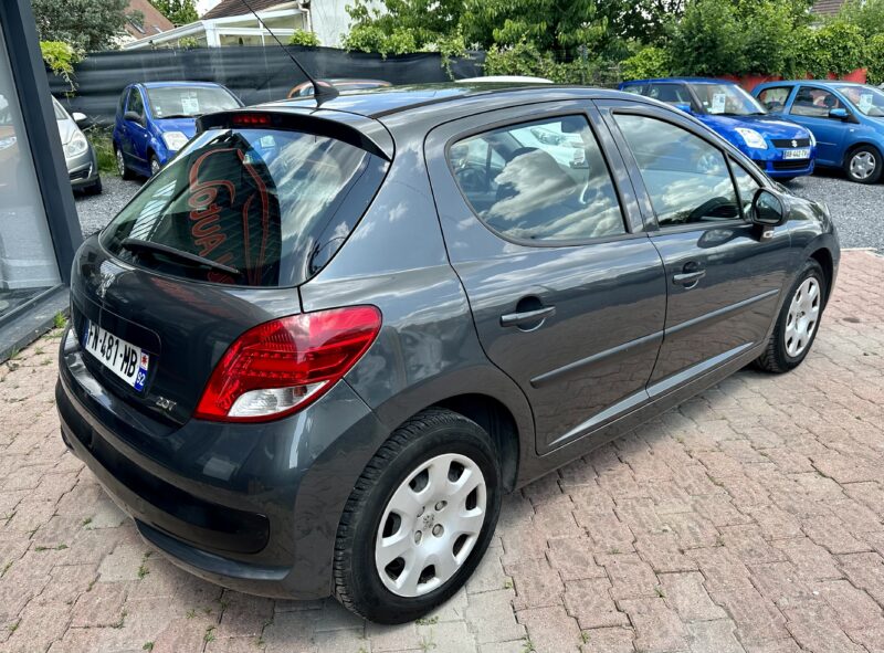 PEUGEOT 207 2010