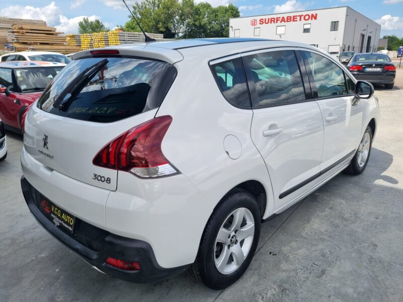 PEUGEOT 3008 2.0 HDi 150 Allure