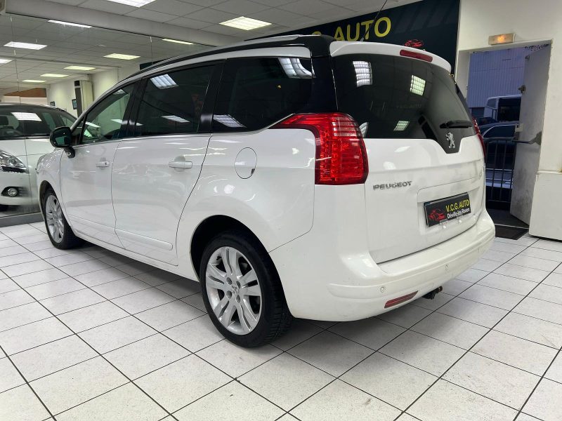 PEUGEOT 5008 2.0 HDi 163 Allure EAT6 7pl