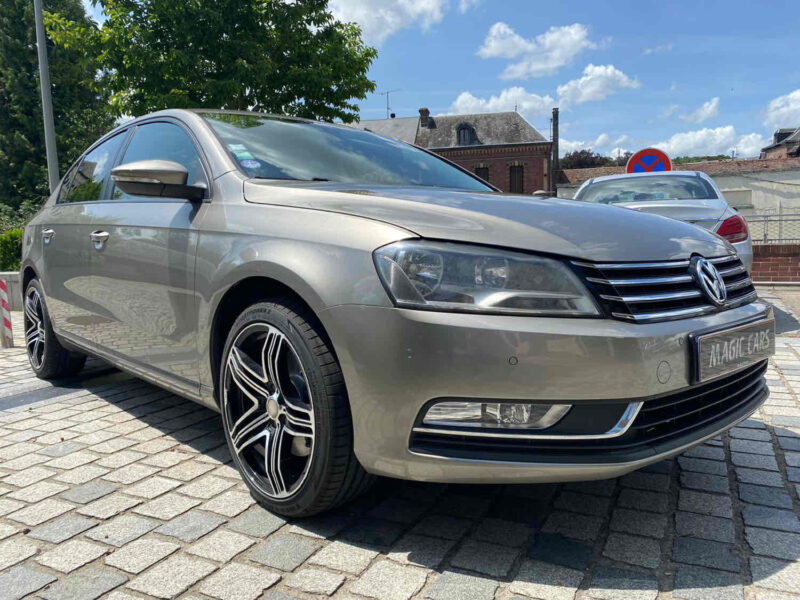 VOLKSWAGEN PASSAT B7 2012