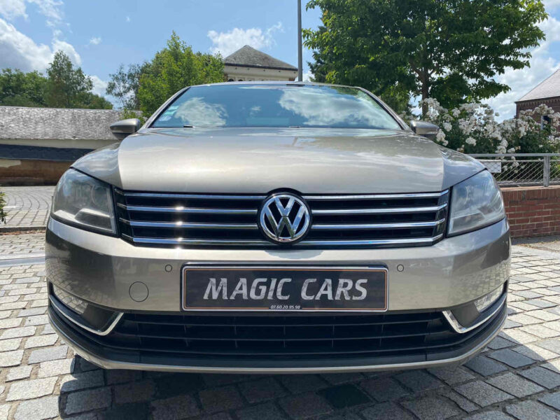 VOLKSWAGEN PASSAT B7 2012