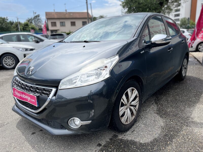 PEUGEOT 208 2013