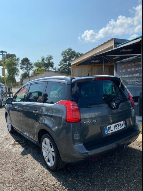 PEUGEOT 5008 1.6 HDi 112cv 7 places