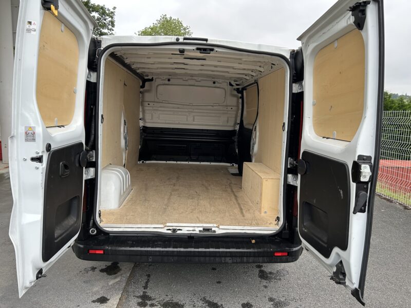 RENAULT TRAFIC III  2020